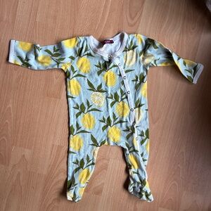 Milkbarn lemon print snap up pjs 6-9 months